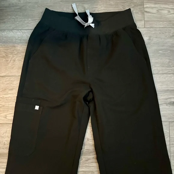 Figs Isabel Wide Leg Scrub Pants - Picture 4 of 5